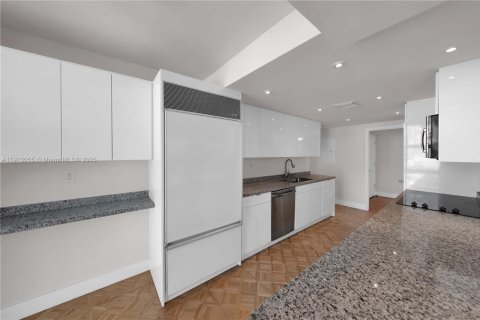 Condominio en alquiler en Key Biscayne, Florida, 2 dormitorios, 165.55 m2 № 1968767 - foto 3