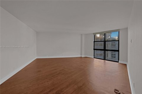 Condominio en alquiler en Key Biscayne, Florida, 2 dormitorios, 165.55 m2 № 1968767 - foto 13