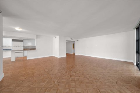 Condominio en alquiler en Key Biscayne, Florida, 2 dormitorios, 165.55 m2 № 1968767 - foto 10