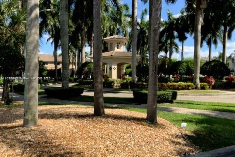 Купить таунхаус в Дорал, Флорида 3 спальни, 131.92м2, № 1924604 - фото 23