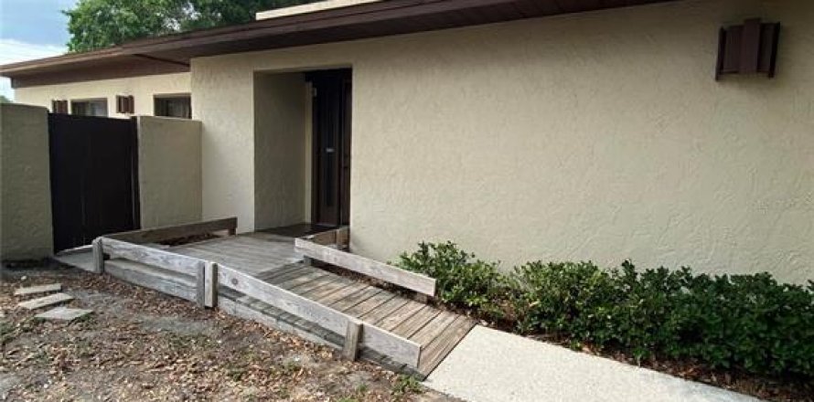 Condominio en Lakeland, Florida, 2 dormitorios № 1679931