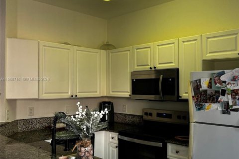 Adosado en alquiler en Doral, Florida, 3 dormitorios, 135.82 m2 № 2031719 - foto 13