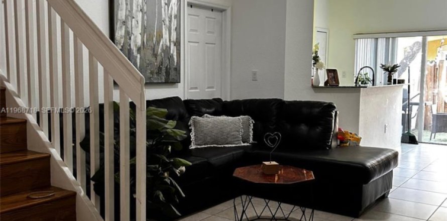 Adosado en Doral, Florida 3 dormitorios, 135.82 m2 № 2031719