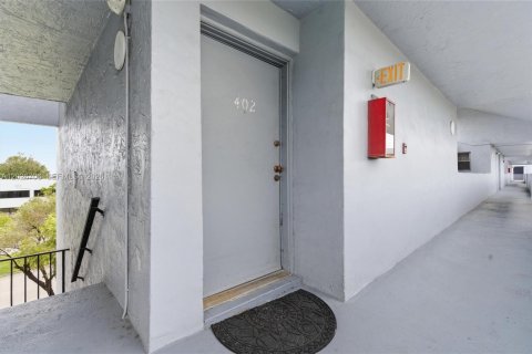 Condo in Miami, Florida, 2 bedrooms № 2251417