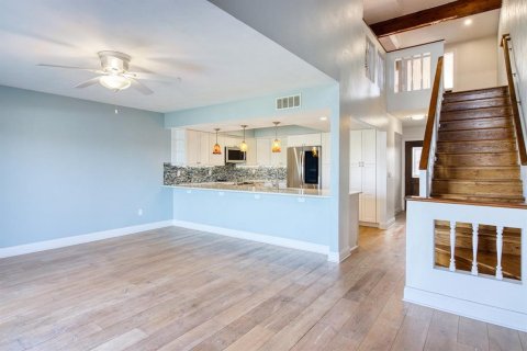 Touwnhouse à louer à New Smyrna Beach, Floride: 3 chambres, 158.12 m2 № 2384143 - photo 12
