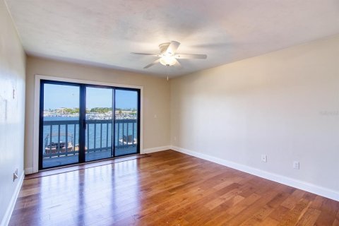 Touwnhouse à louer à New Smyrna Beach, Floride: 3 chambres, 158.12 m2 № 2384143 - photo 14