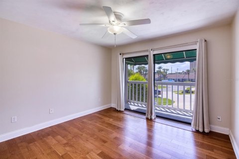 Touwnhouse à louer à New Smyrna Beach, Floride: 3 chambres, 158.12 m2 № 2384143 - photo 18