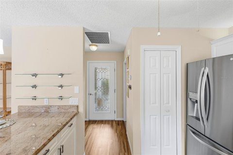 Casa en venta en Lady Lake, Florida, 2 dormitorios, 105.54 m2 № 2149815 - foto 6
