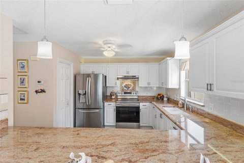 Casa en venta en Lady Lake, Florida, 2 dormitorios, 105.54 m2 № 2149815 - foto 3