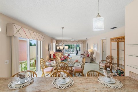 Casa en venta en Lady Lake, Florida, 2 dormitorios, 105.54 m2 № 2149815 - foto 8