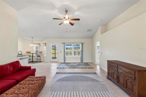 House in Flagler Beach, Florida 4 bedrooms, 213.95 sq.m. № 1652430 - photo 2