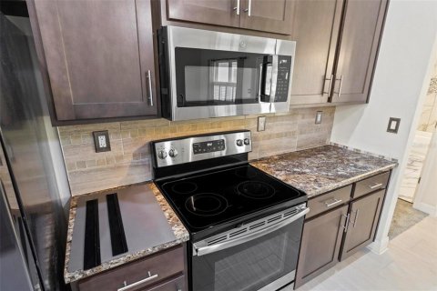 House in Flagler Beach, Florida 4 bedrooms, 213.95 sq.m. № 1652430 - photo 24