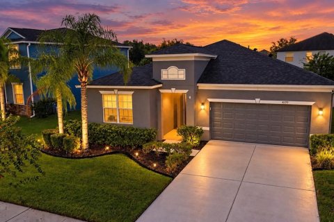 Villa ou maison à Land O' Lakes, Floride 3 chambres, 171.13 m2 № 2396606