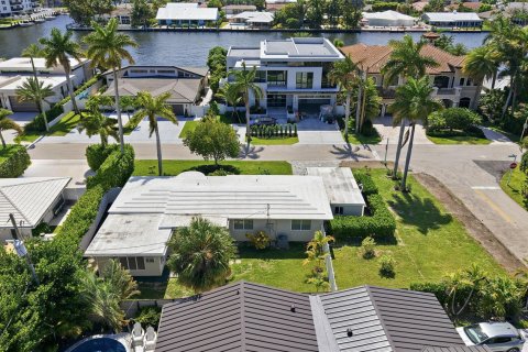 House in Lauderdale-by-the-Sea, Florida 3 bedrooms, 167.97 sq.m. № 2190993 - photo 8