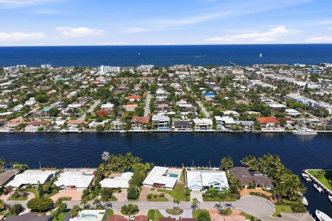 House in Lauderdale-by-the-Sea, Florida 3 bedrooms, 167.97 sq.m. № 2190993 - photo 25