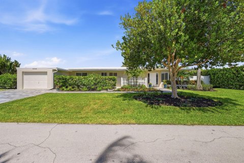 House in Lauderdale-by-the-Sea, Florida 3 bedrooms, 167.97 sq.m. № 2190993 - photo 5