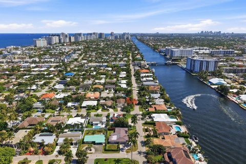 House in Lauderdale-by-the-Sea, Florida 3 bedrooms, 167.97 sq.m. № 2190993 - photo 26