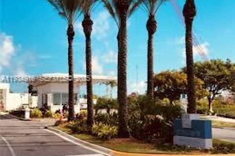 Copropriété à louer à North Miami, Floride: 2 chambres, 161.93 m2 № 1993109 - photo 2