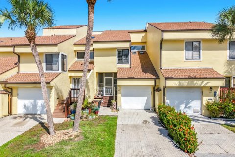 Townhouse in Punta Gorda, Florida 3 bedrooms, 155.52 sq.m. № 2354156