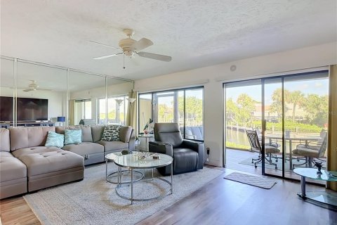 Touwnhouse à vendre à Punta Gorda, Floride: 3 chambres, 155.52 m2 № 2354156 - photo 4