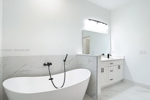 Купить виллу или дом в Порт-Шарлотт, Флорида 4 спальни, 157.47м2, № 2030692 - фото 25