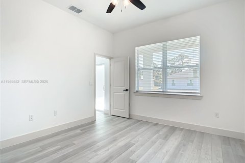 Купить виллу или дом в Порт-Шарлотт, Флорида 4 спальни, 157.47м2, № 2030692 - фото 22