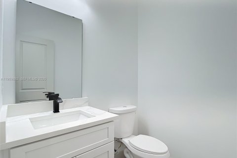 Купить виллу или дом в Порт-Шарлотт, Флорида 4 спальни, 157.47м2, № 2030692 - фото 15