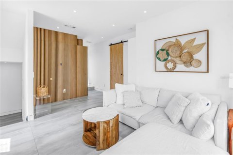Villa ou maison à vendre à Treasure Island, Floride: 3 chambres, 149.11 m2 № 2277791 - photo 6