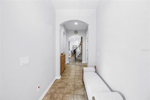 House in Gibsonton, Florida 3 bedrooms, 219.99 sq.m. № 2379652 - photo 2