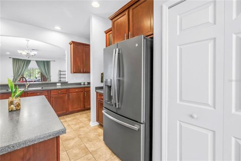 House in Gibsonton, Florida 3 bedrooms, 219.99 sq.m. № 2379652 - photo 6