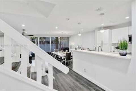 Copropriété à louer à Plantation, Floride: 4 chambres, 164.44 m2 № 2147205 - photo 11