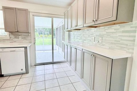 House in Port Charlotte, Florida 2 bedrooms, 107.4 sq.m. № 1876083 - photo 13