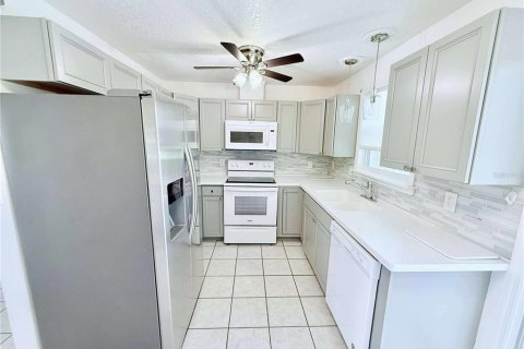 House in Port Charlotte, Florida 2 bedrooms, 107.4 sq.m. № 1876083 - photo 11