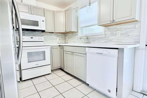 House in Port Charlotte, Florida 2 bedrooms, 107.4 sq.m. № 1876083 - photo 14