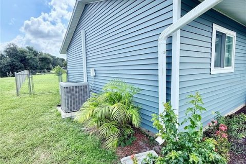 House in Port Charlotte, Florida 2 bedrooms, 107.4 sq.m. № 1876083 - photo 5
