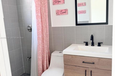 Touwnhouse à vendre à West Miami, Floride: 2 chambres, 106.84 m2 № 2424645 - photo 27