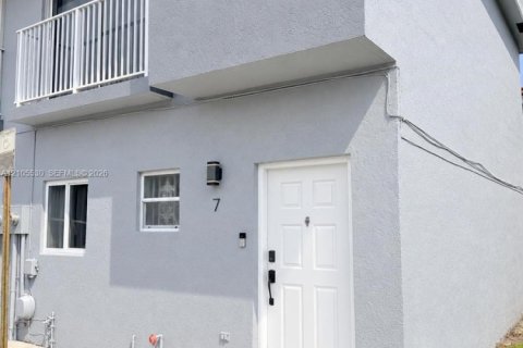 Touwnhouse à West Miami, Floride 2 chambres, 106.84 m2 № 2424645