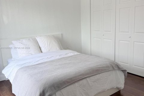 Touwnhouse à vendre à West Miami, Floride: 2 chambres, 106.84 m2 № 2424645 - photo 18
