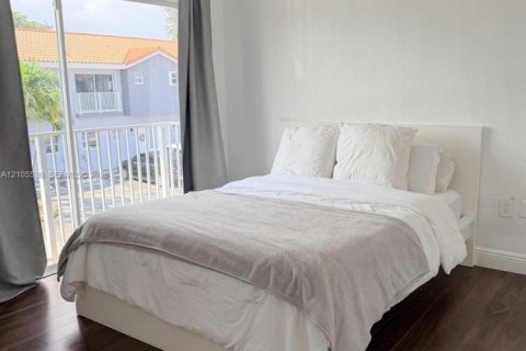 Touwnhouse à vendre à West Miami, Floride: 2 chambres, 106.84 m2 № 2424645 - photo 16