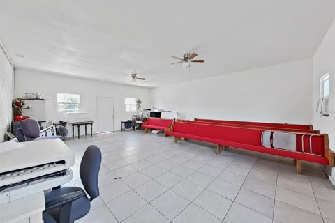 Propiedad comercial en venta en Tampa, Florida, 167.22 m2 № 1655168 - foto 23