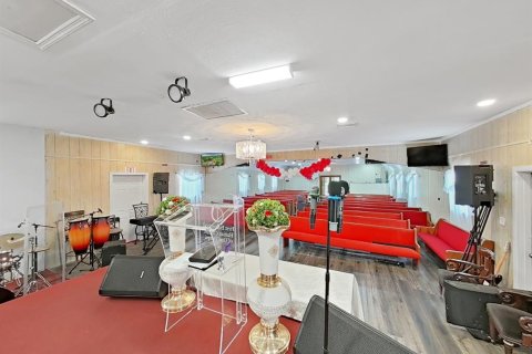 Propiedad comercial en venta en Tampa, Florida, 167.22 m2 № 1655168 - foto 22