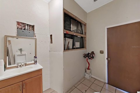 Propiedad comercial en venta en Tampa, Florida, 167.22 m2 № 1655168 - foto 28