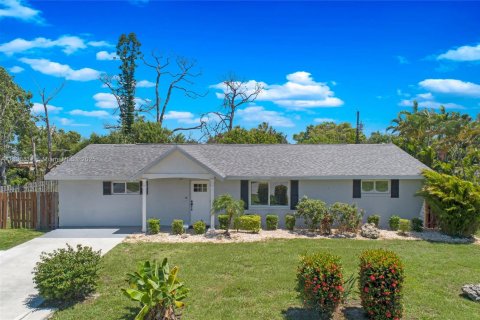 House in Fort Myers, Florida 3 bedrooms № 1825916 - photo 15