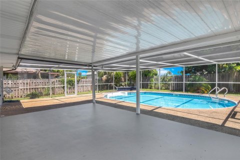 House in Fort Myers, Florida 3 bedrooms № 1825916 - photo 3