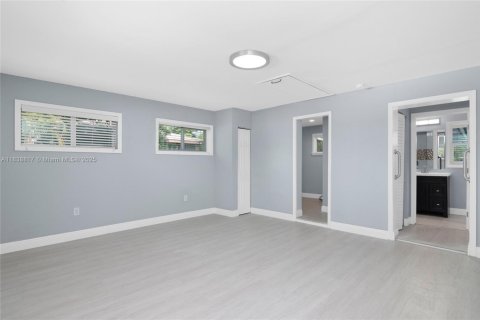 House in Fort Myers, Florida 3 bedrooms № 1825916 - photo 9