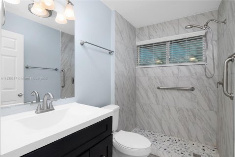 House in Fort Myers, Florida 3 bedrooms № 1825916 - photo 12