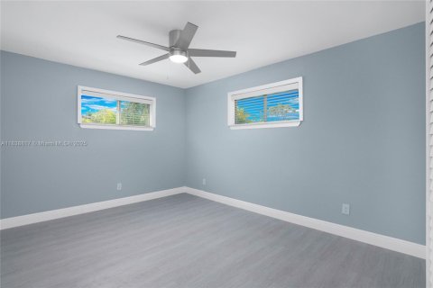House in Fort Myers, Florida 3 bedrooms № 1825916 - photo 11