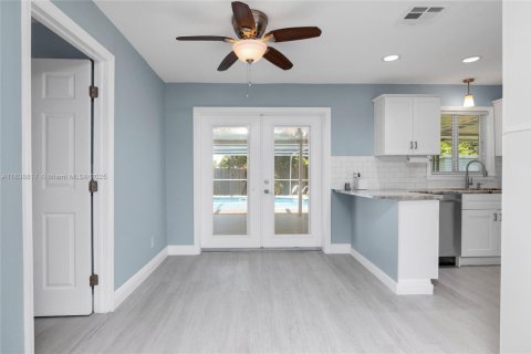 House in Fort Myers, Florida 3 bedrooms № 1825916 - photo 6