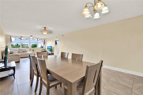 Copropriété à vendre à Sunrise, Floride: 3 chambres, 127.28 m2 № 1804412 - photo 12