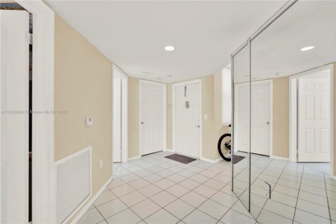 Copropriété à vendre à Sunrise, Floride: 3 chambres, 127.28 m2 № 1804412 - photo 5